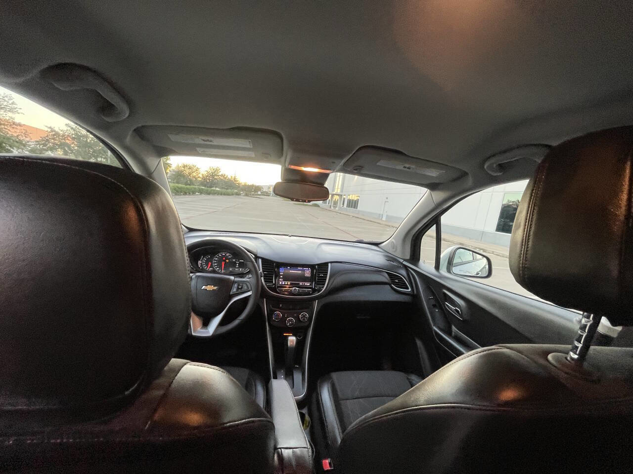 Used 2022 Chevrolet Trax LT w/ LT Convenience Package image 7