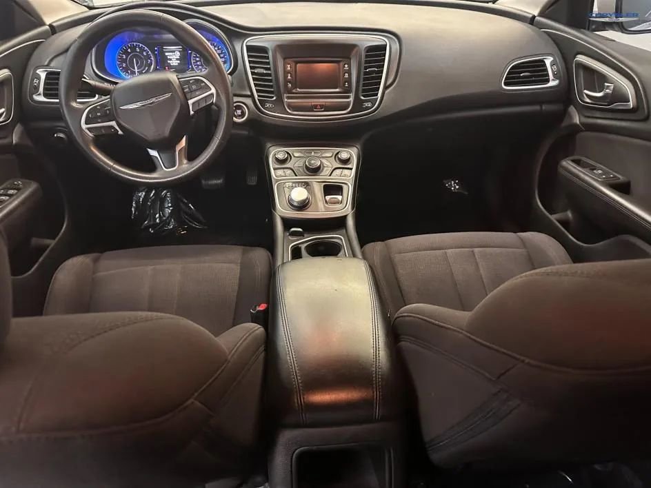 Used 2015 Chrysler 200 Limited image 10