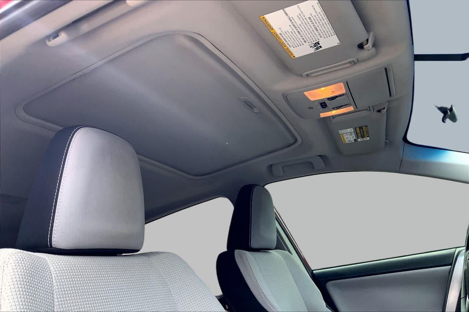 Used 2016 Toyota RAV4 XLE FWD image 14