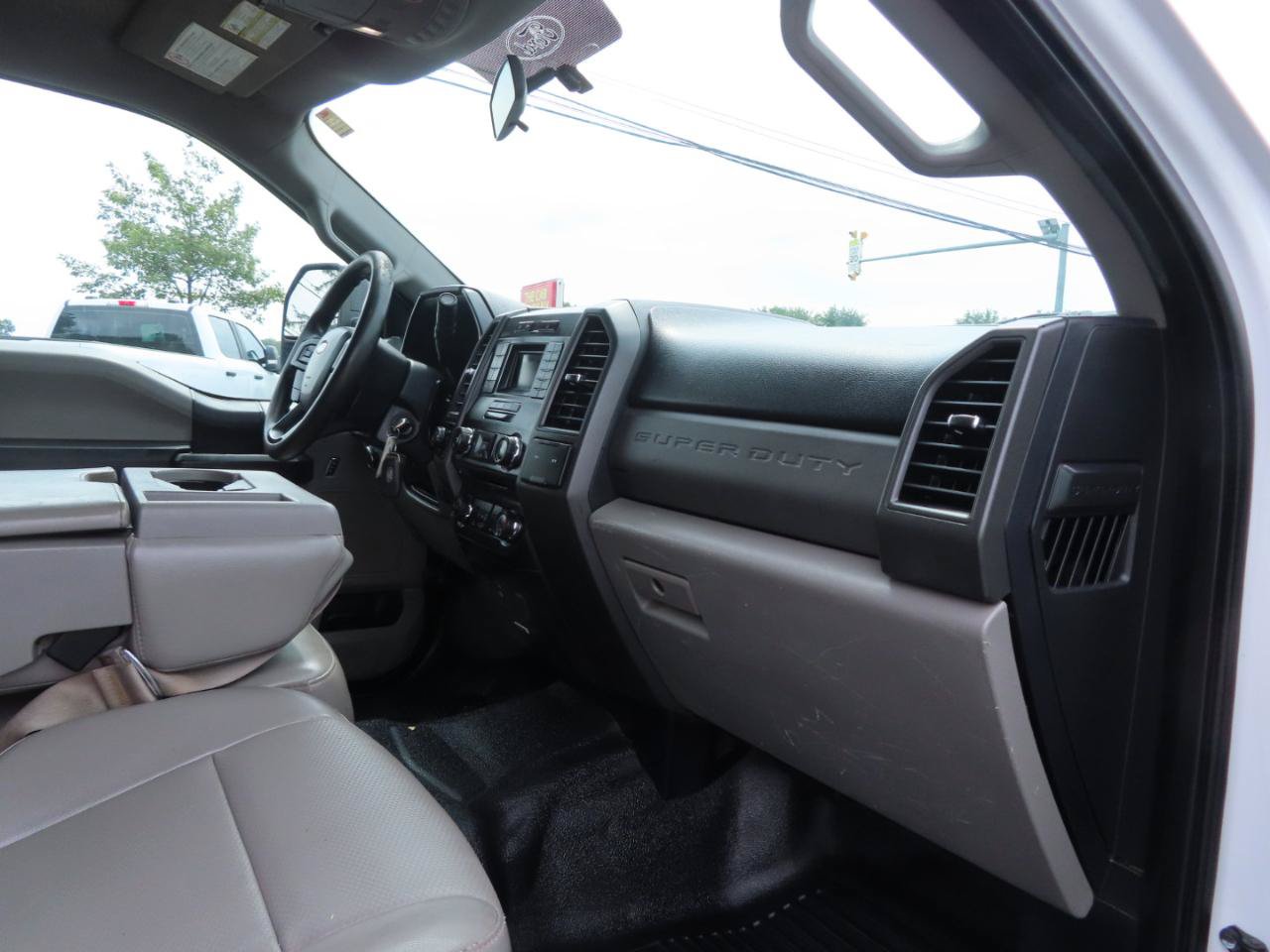 Used 2017 Ford F350 XL w/ Power Equipment Group AWD/4WD image 32