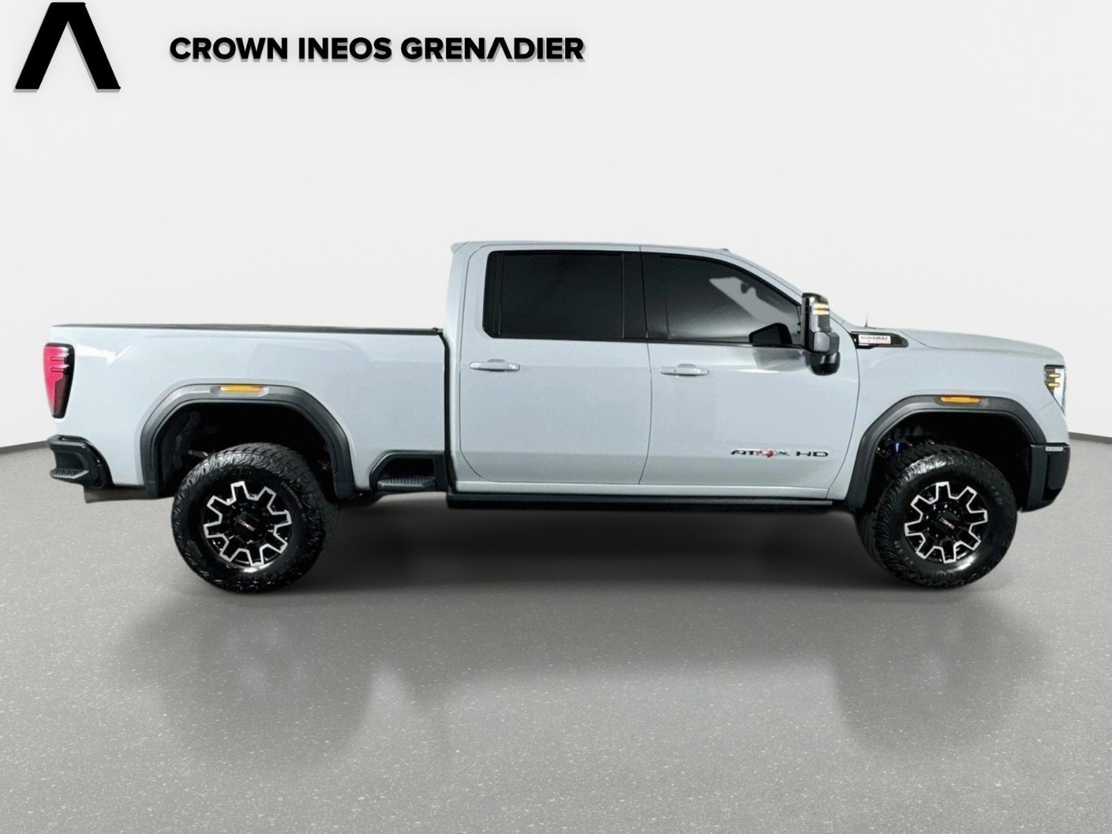 Used 2024 GMC Sierra 2500 AT4X AWD/4WD image 4