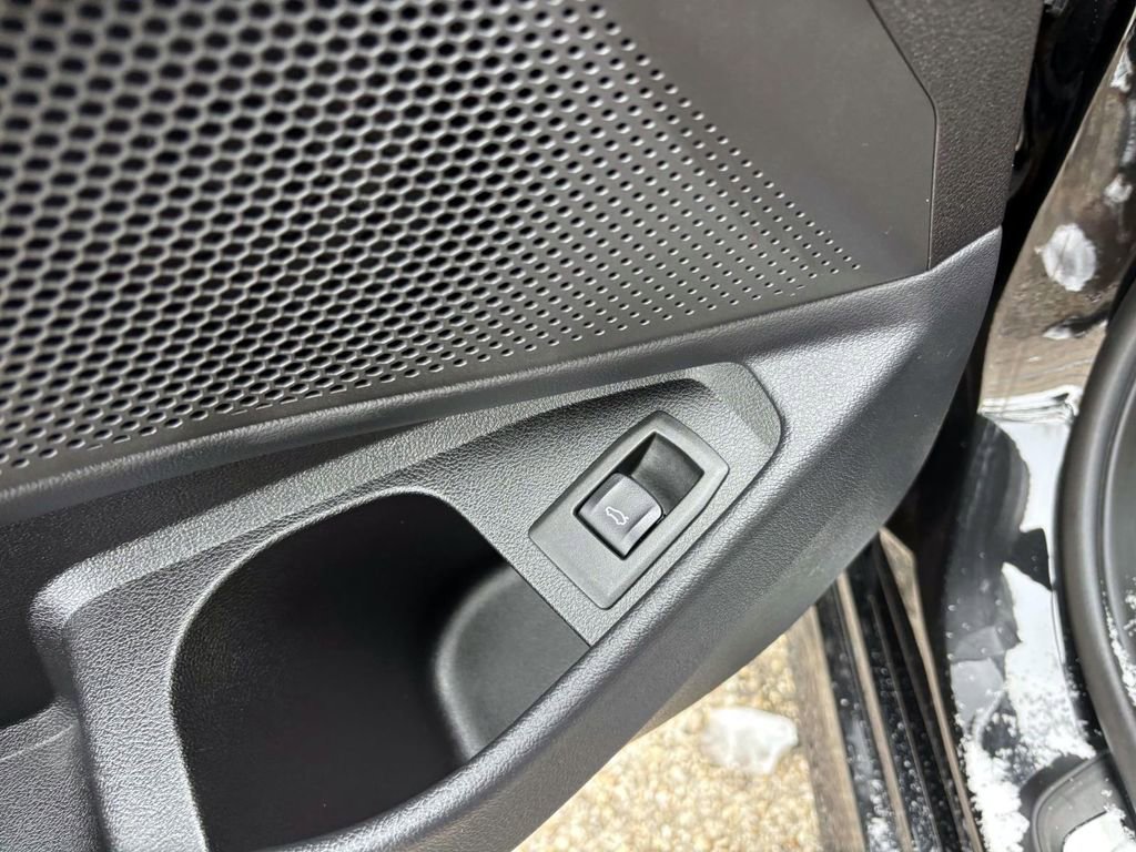 Certified 2025 BMW 330i xDrive Sedan image 14