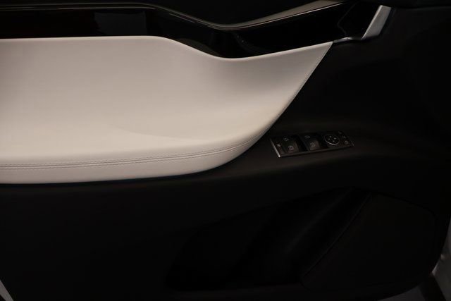 Used 2018 Tesla Model X P100D image 9