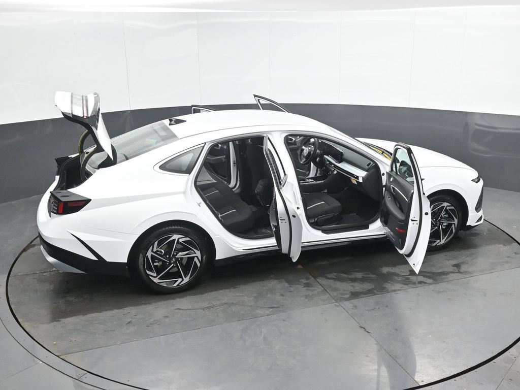 New 2026 Hyundai Sonata SEL FWD image 32