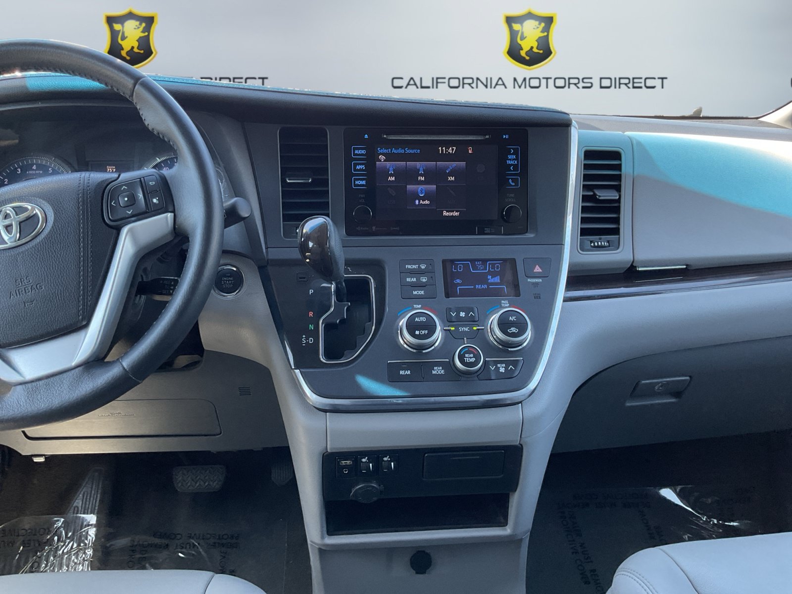 Used 2017 Toyota Sienna XLE w/ XLE Navigation Package FWD image 12