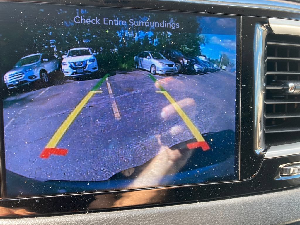 Used 2017 Chrysler Pacifica Touring FWD image 28