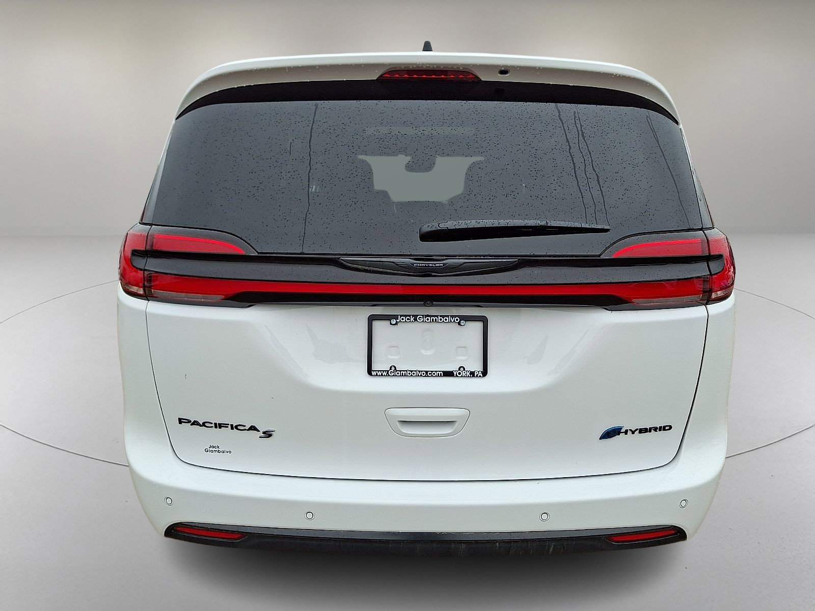 Used 2025 Chrysler Pacifica Premium image 9
