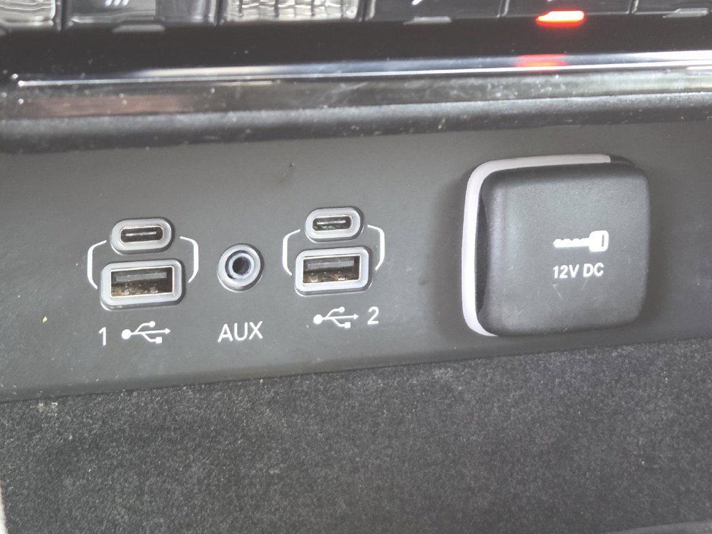 Used 2022 Jeep Grand Cherokee L Limited AWD/4WD image 8
