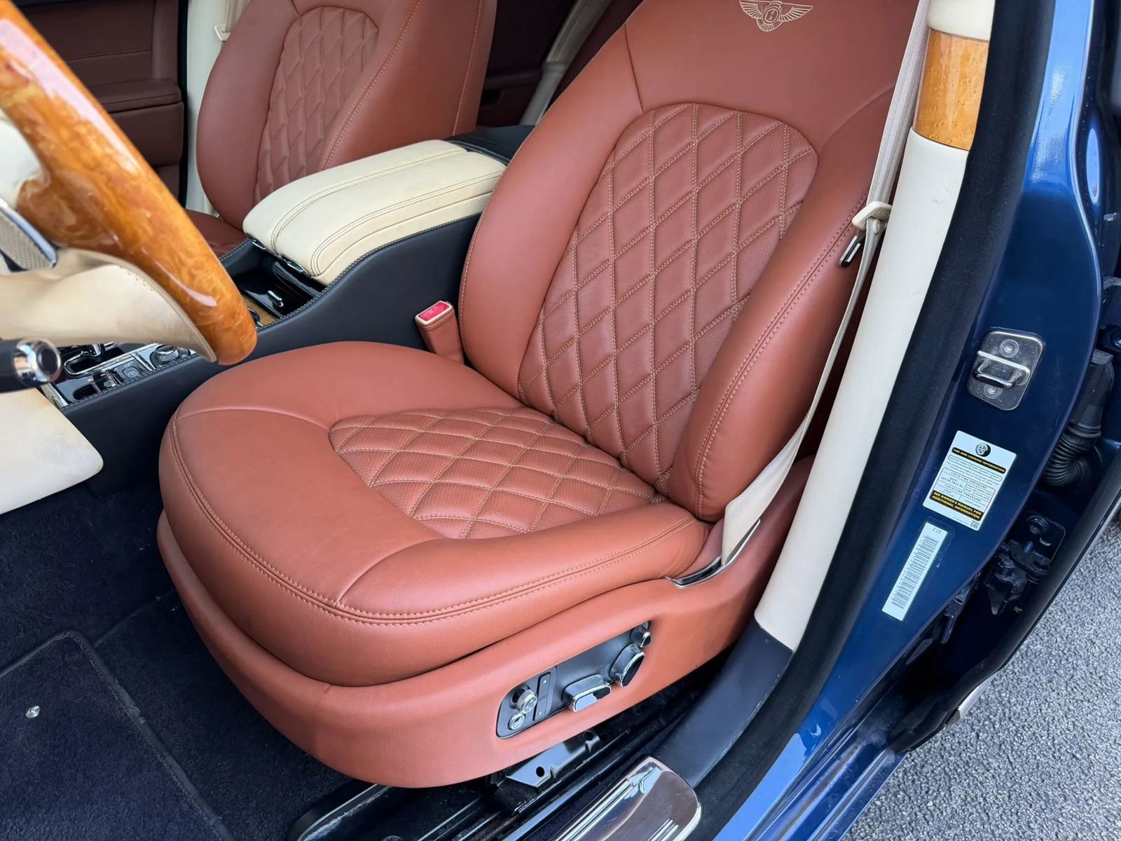 Used 2014 Bentley Mulsanne RWD image 19