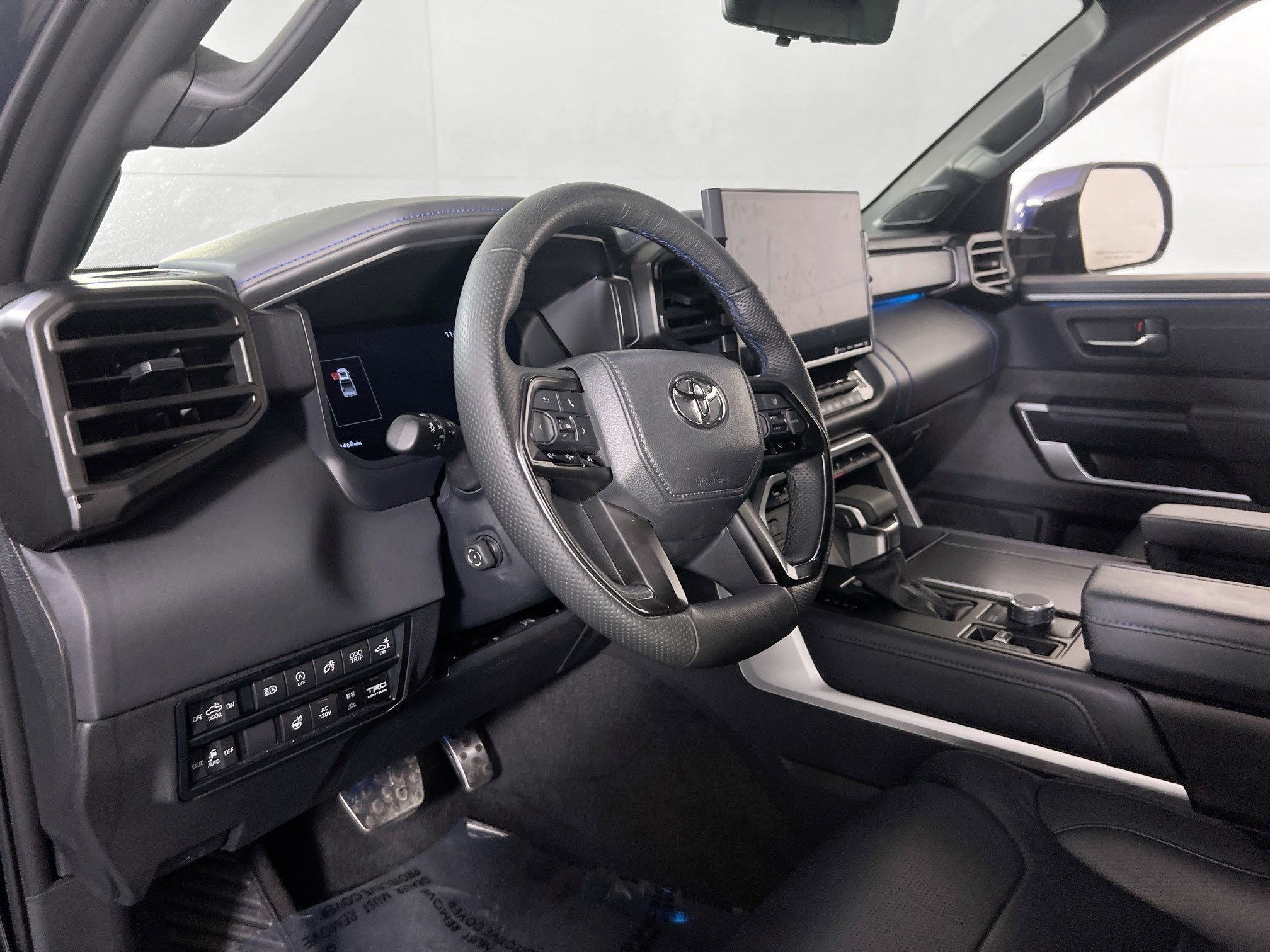 Used 2023 Toyota Tundra Platinum image 9