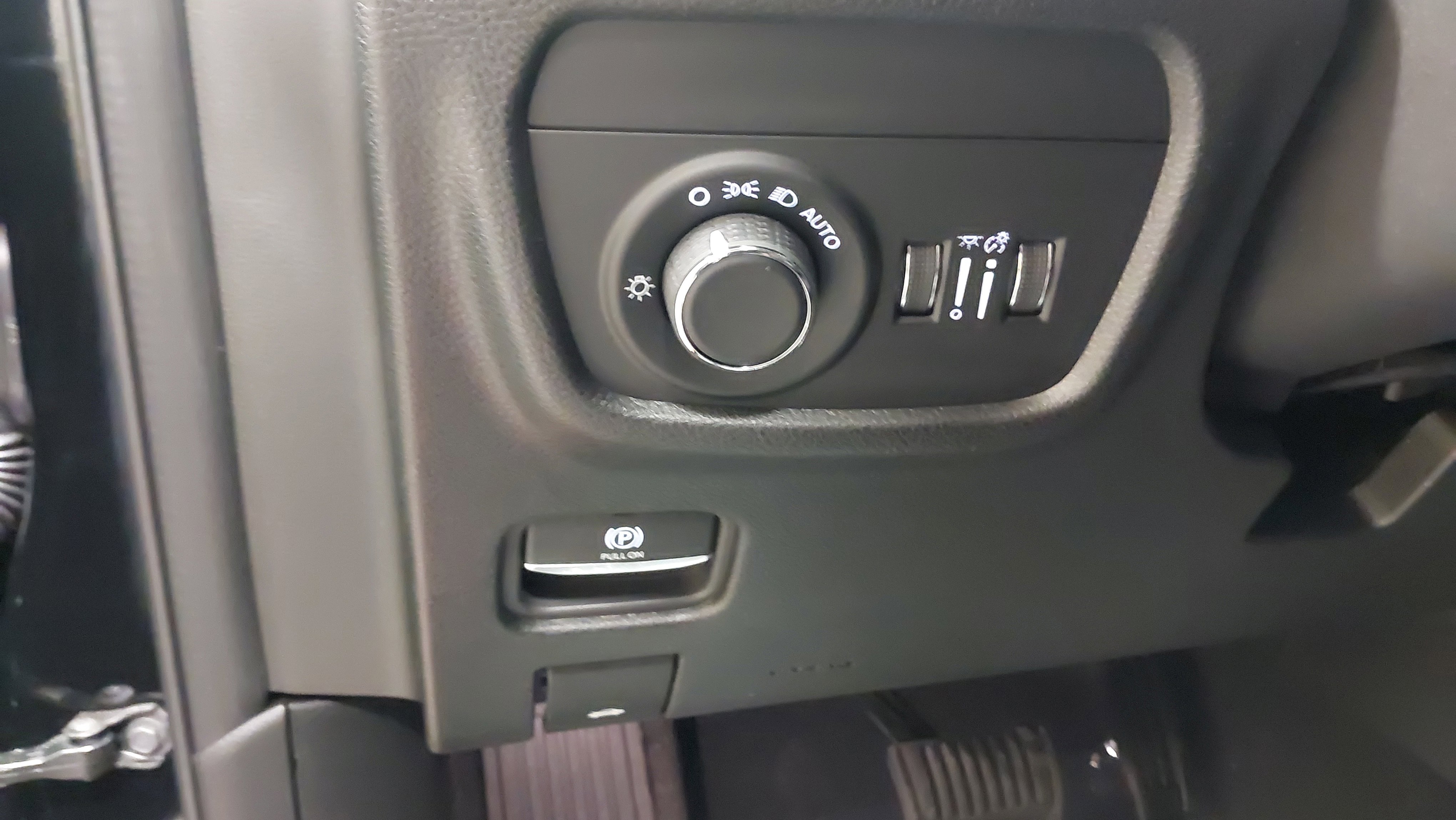 New 2025 Jeep Grand Cherokee Altitude image 23