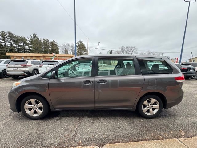 Used 2014 Toyota Sienna L FWD image 4