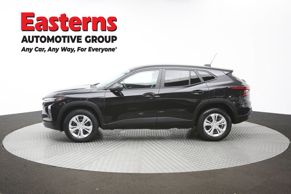 Used 2024 Chevrolet Trax LS FWD image 58