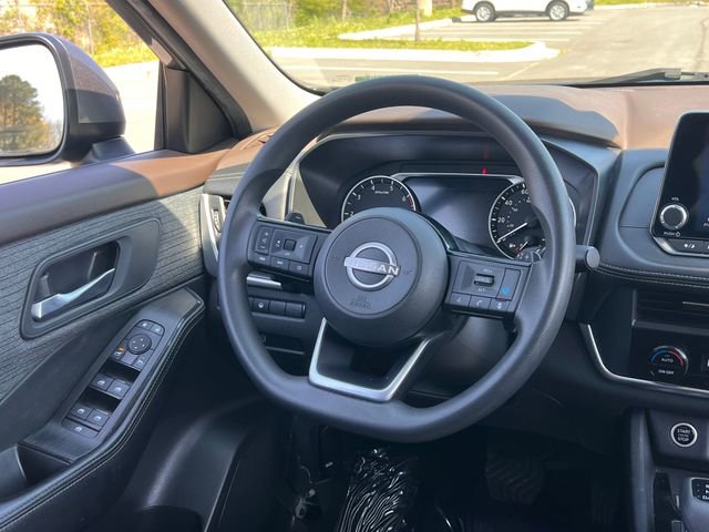 Used 2023 Nissan Rogue SV FWD image 18
