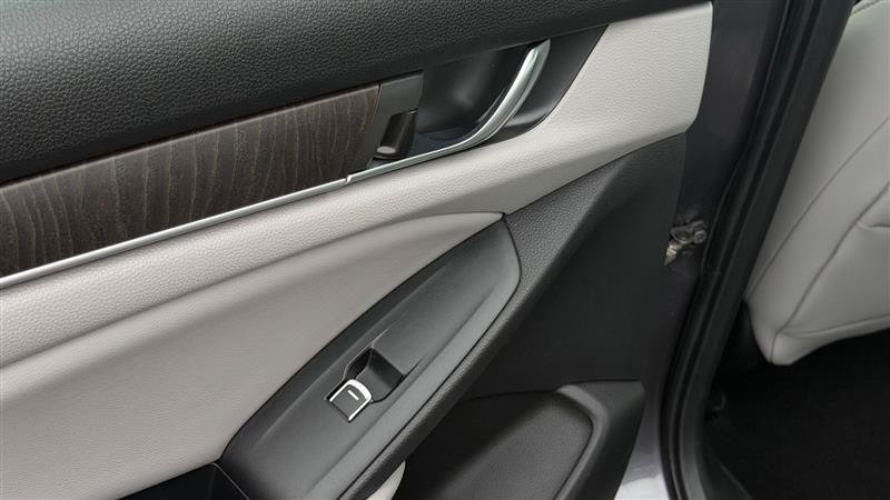 Used 2018 Honda Accord EX-L image 43