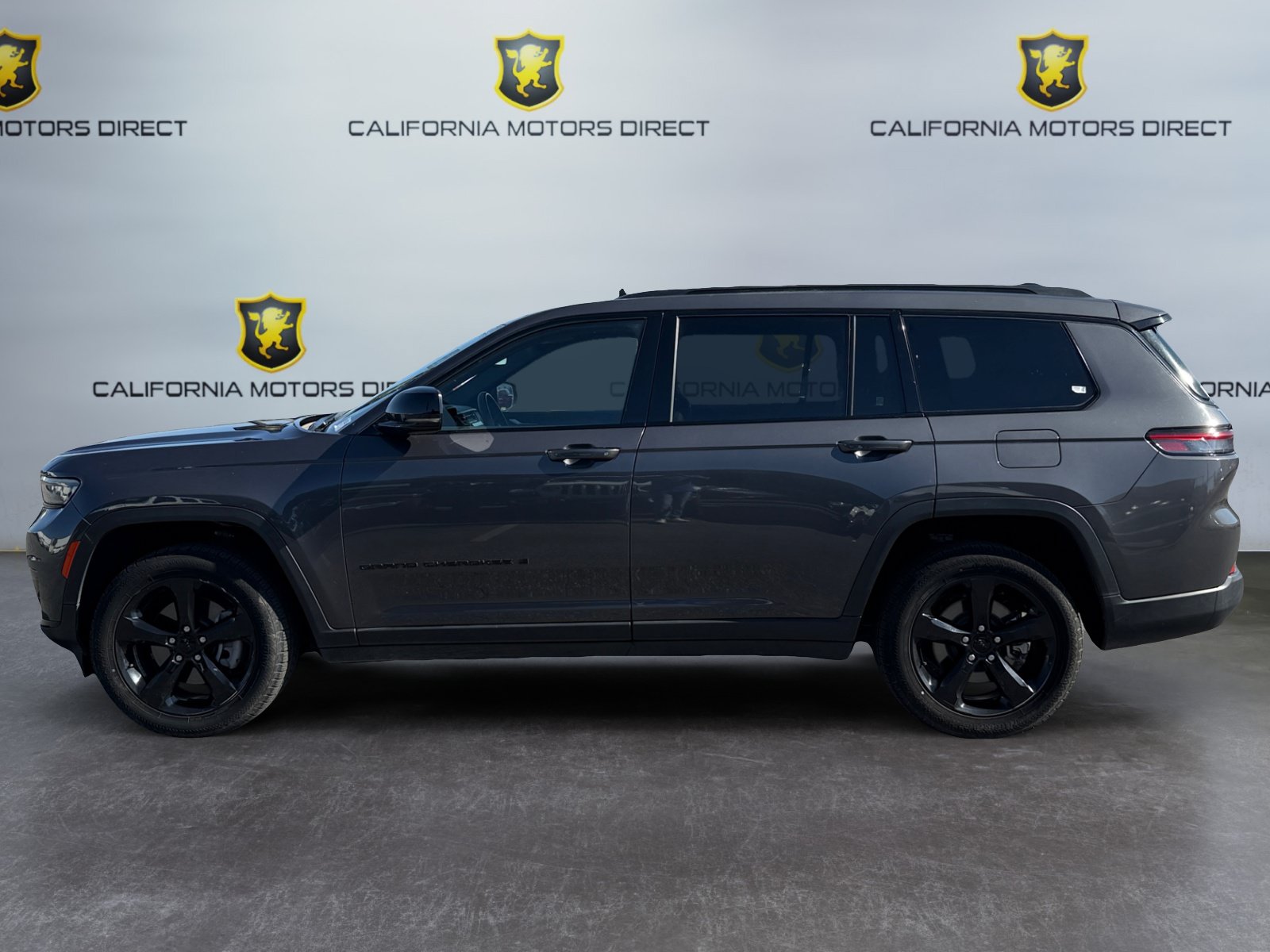 Used 2023 Jeep Grand Cherokee L Laredo AWD/4WD image 2