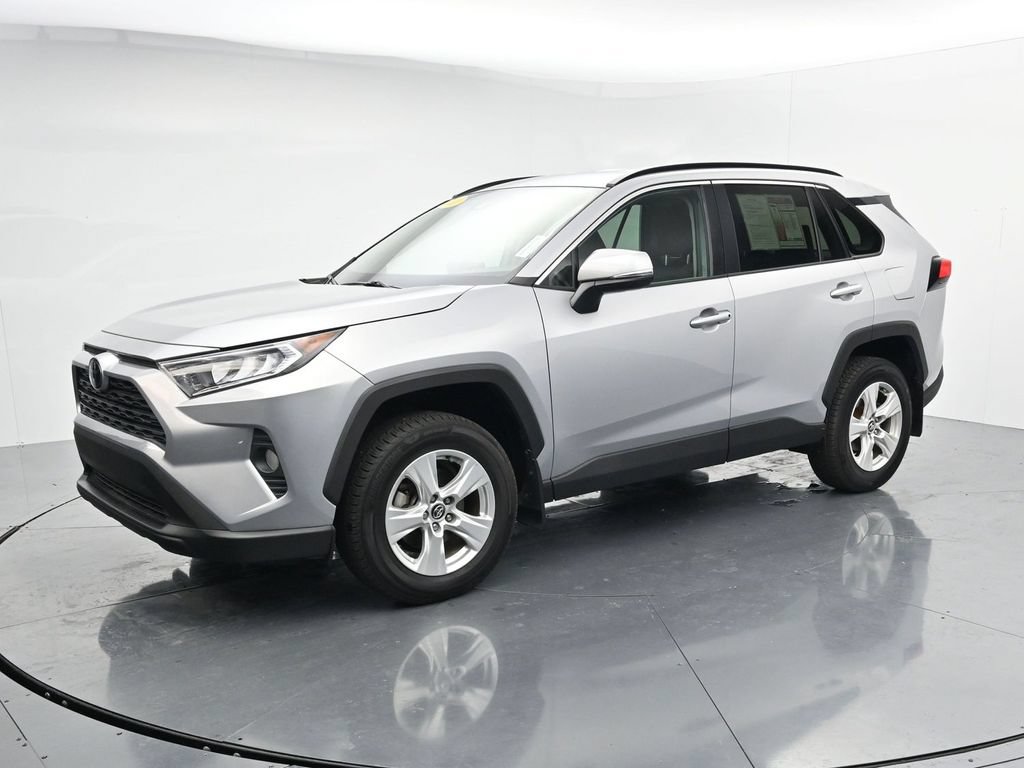 Used 2021 Toyota RAV4 XLE AWD/4WD image 4