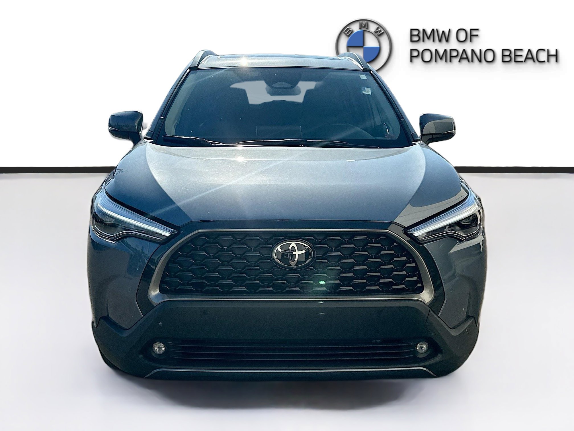 Used 2024 Toyota Corolla Cross XLE w/ Convenience Package image 2