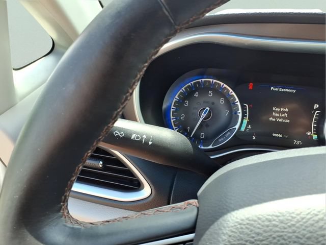 Used 2018 Chrysler Pacifica Touring-L Plus FWD image 22