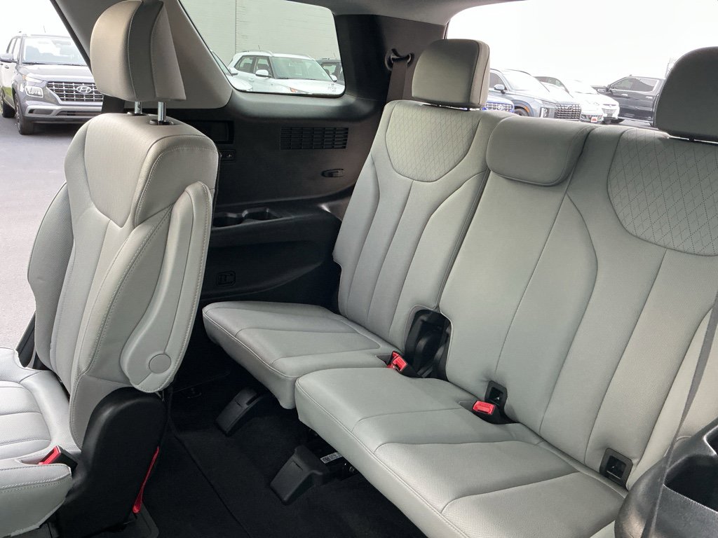 Used 2020 Hyundai Palisade SEL w/ Premium Package image 14