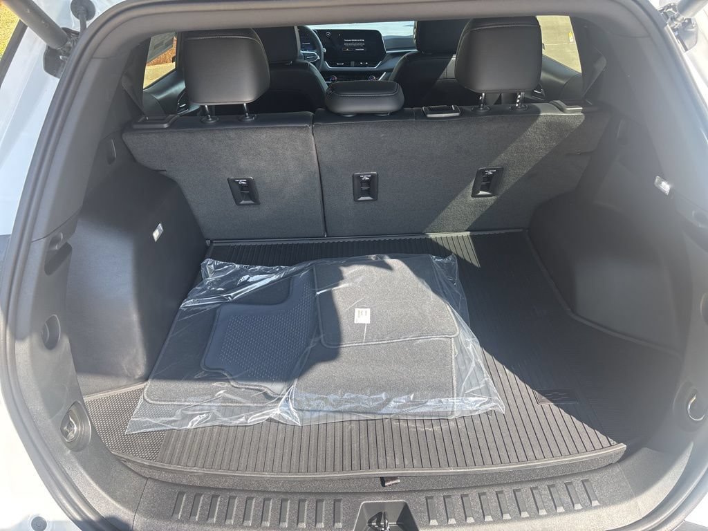New 2026 Chevrolet Equinox LT w/ Convenience Package II FWD image 13