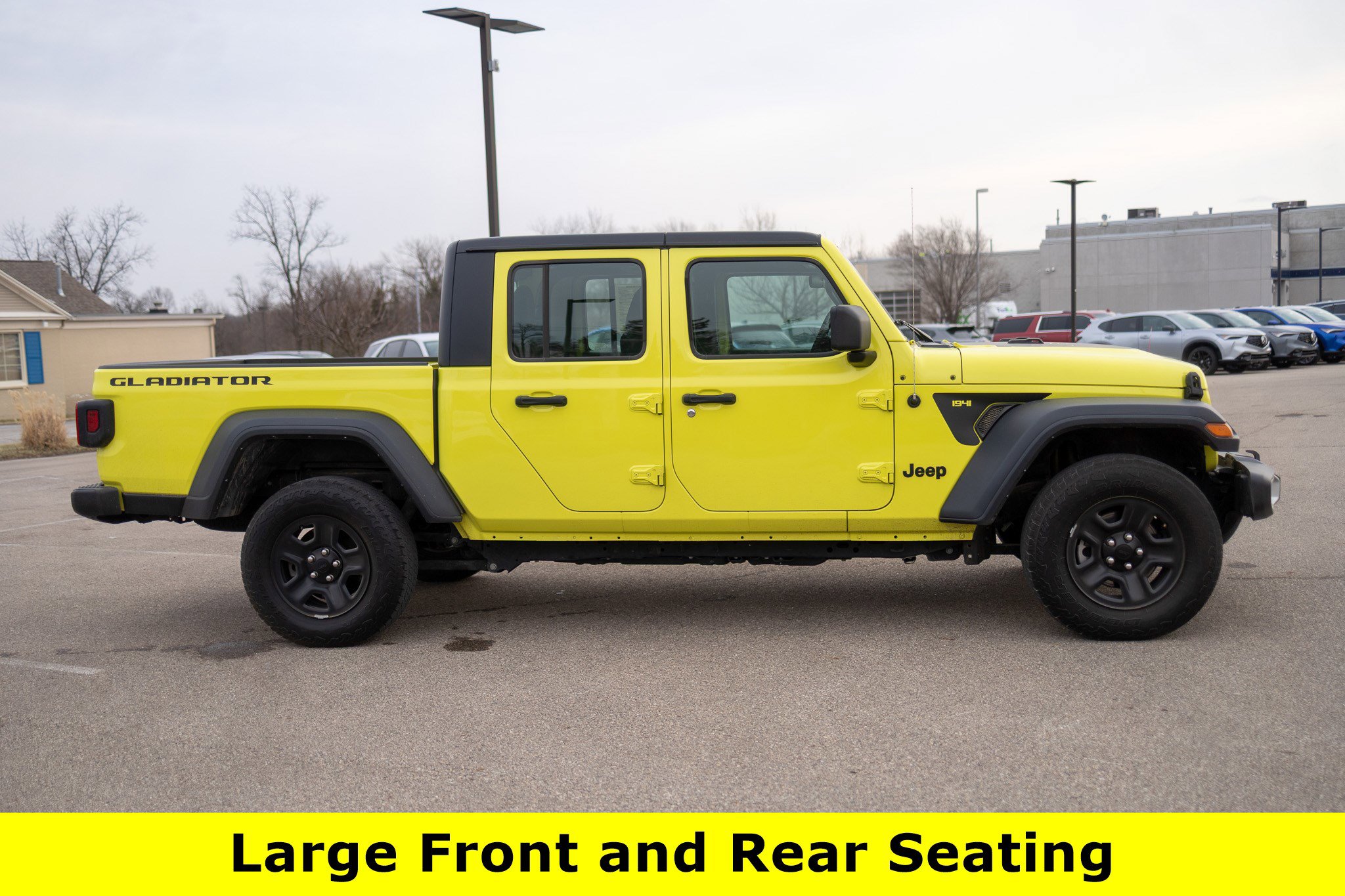 Used 2023 Jeep Gladiator Sport image 2
