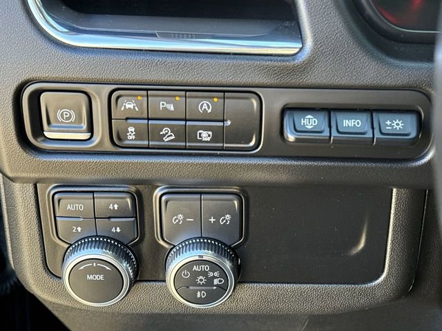 Used 2023 GMC Yukon XL AT4 w/ AT4 Premium Package image 17