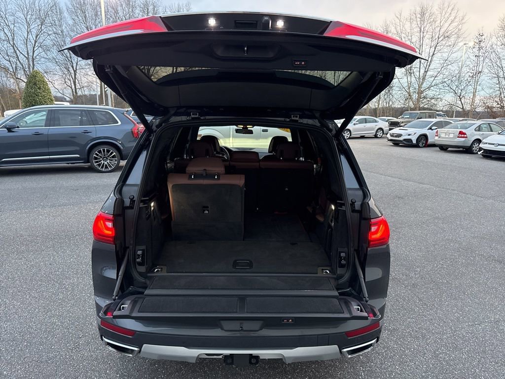 Used 2022 BMW X7 xDrive40i w/ Executive Package image 12