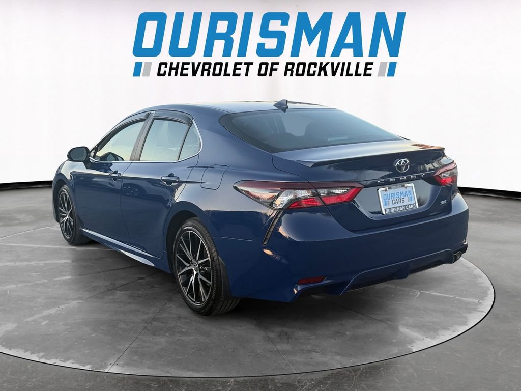 Used 2023 Toyota Camry SE w/ Cold Weather Package image 4