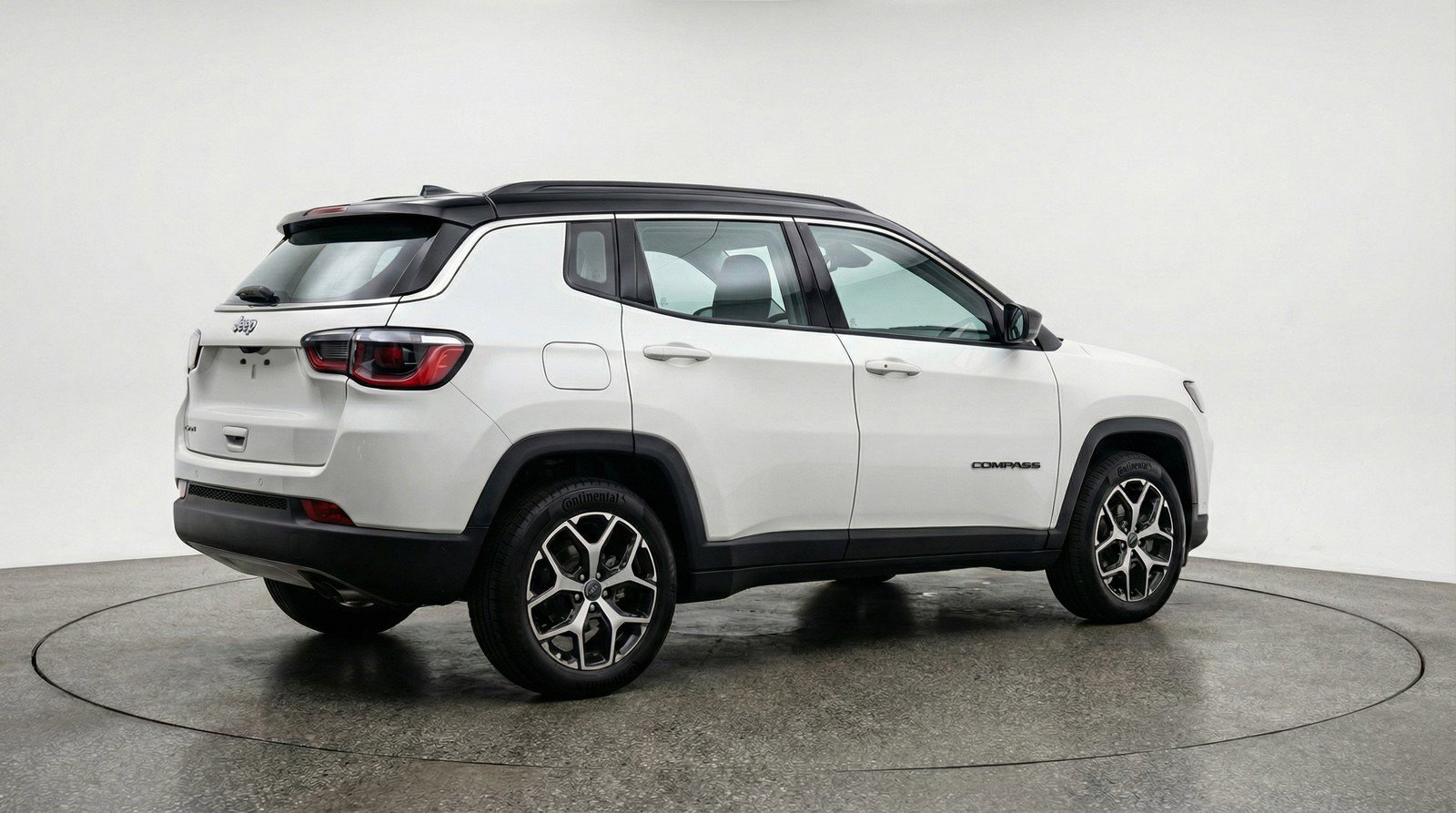 Used 2025 Jeep Compass Limited image 9
