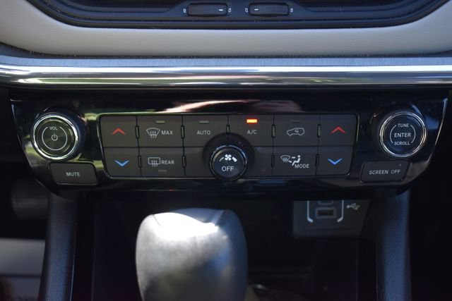 Used 2024 Jeep Compass Limited image 28