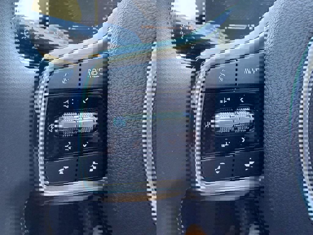 Certified 2025 Kia Sorento S w/ Panoramic Sunroof Package image 35