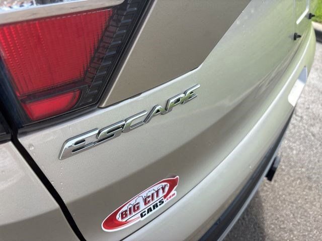 Used 2017 Ford Escape SE w/ Equipment Group 201A AWD/4WD image 46