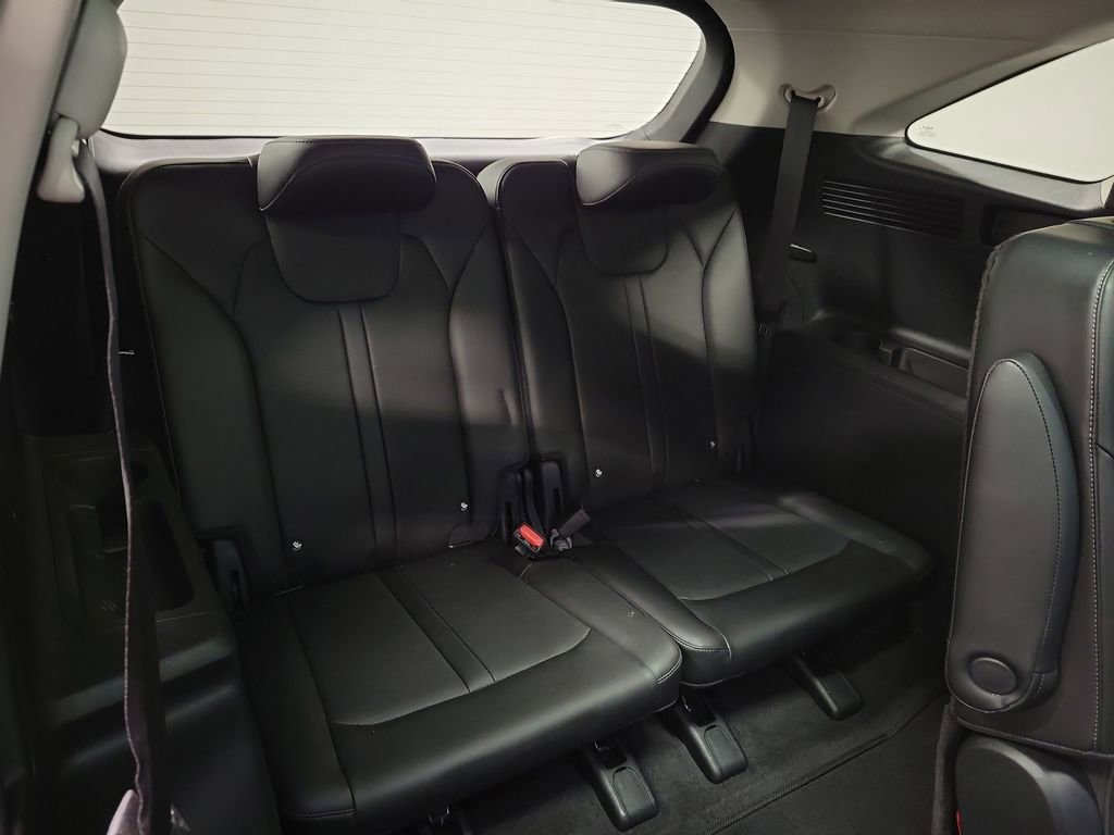 Used 2025 Kia Sorento SX image 28