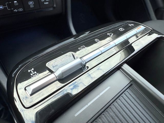 Used 2025 Hyundai Tucson Limited AWD/4WD image 30