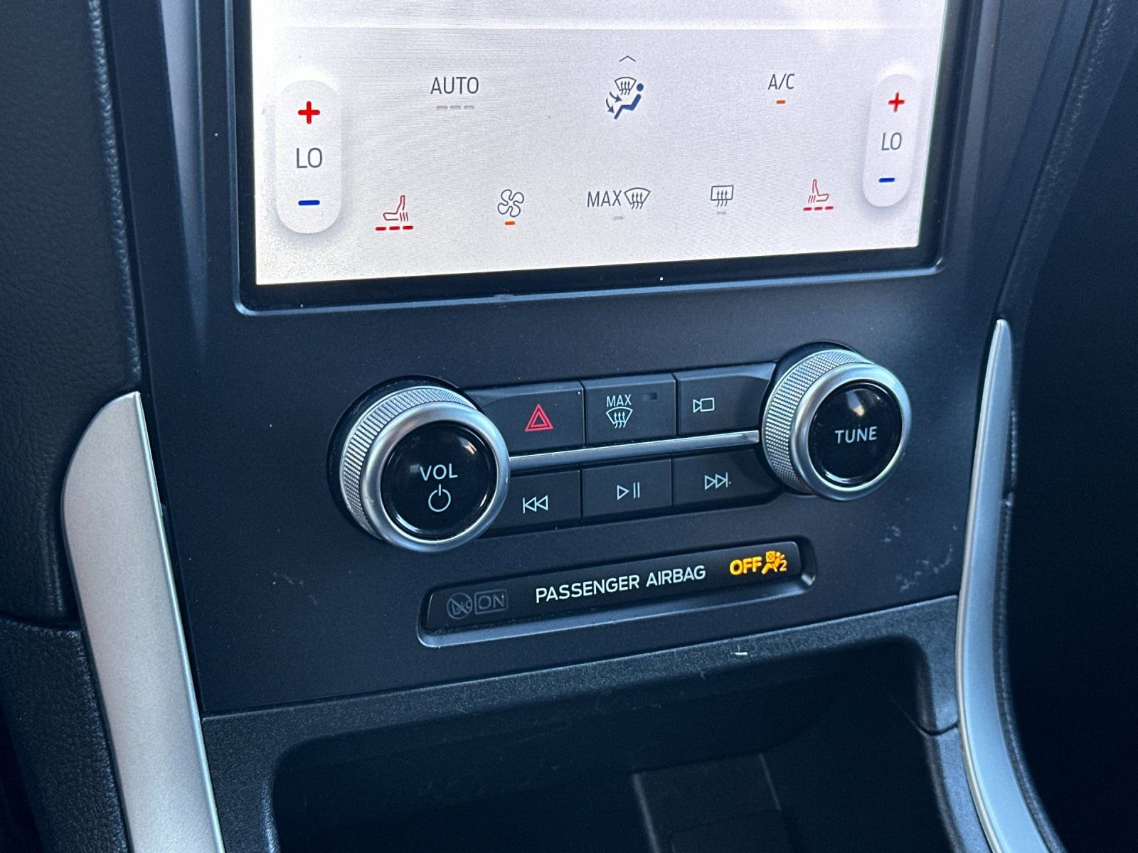 Used 2024 Ford Edge SEL image 23