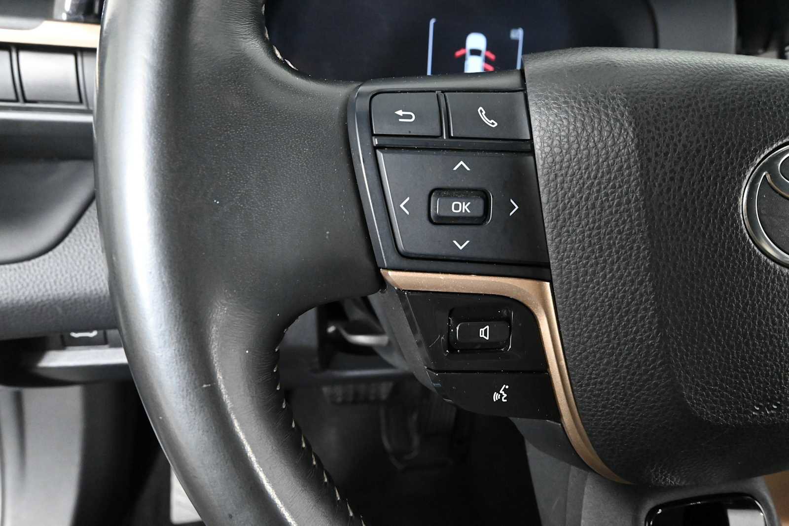 Used 2024 Toyota Crown AWD/4WD image 19