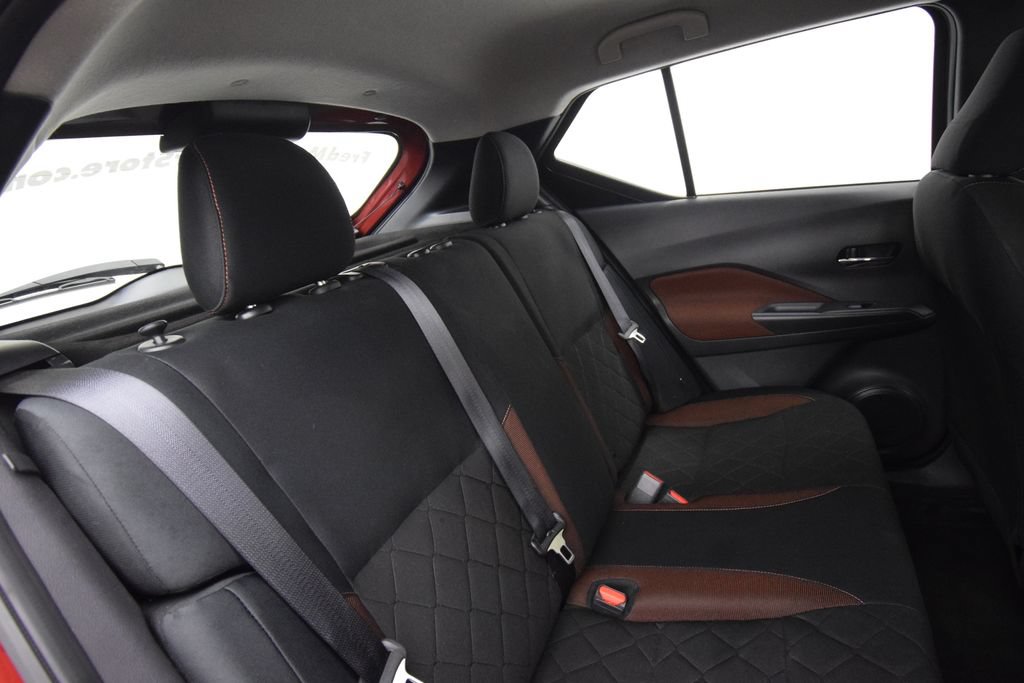 Used 2020 Nissan Kicks SR w/ Exterior Package FWD image 23