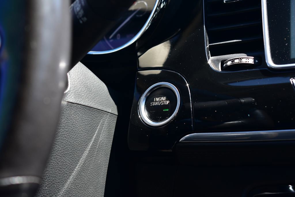 Used 2019 Buick Encore Essence FWD image 33