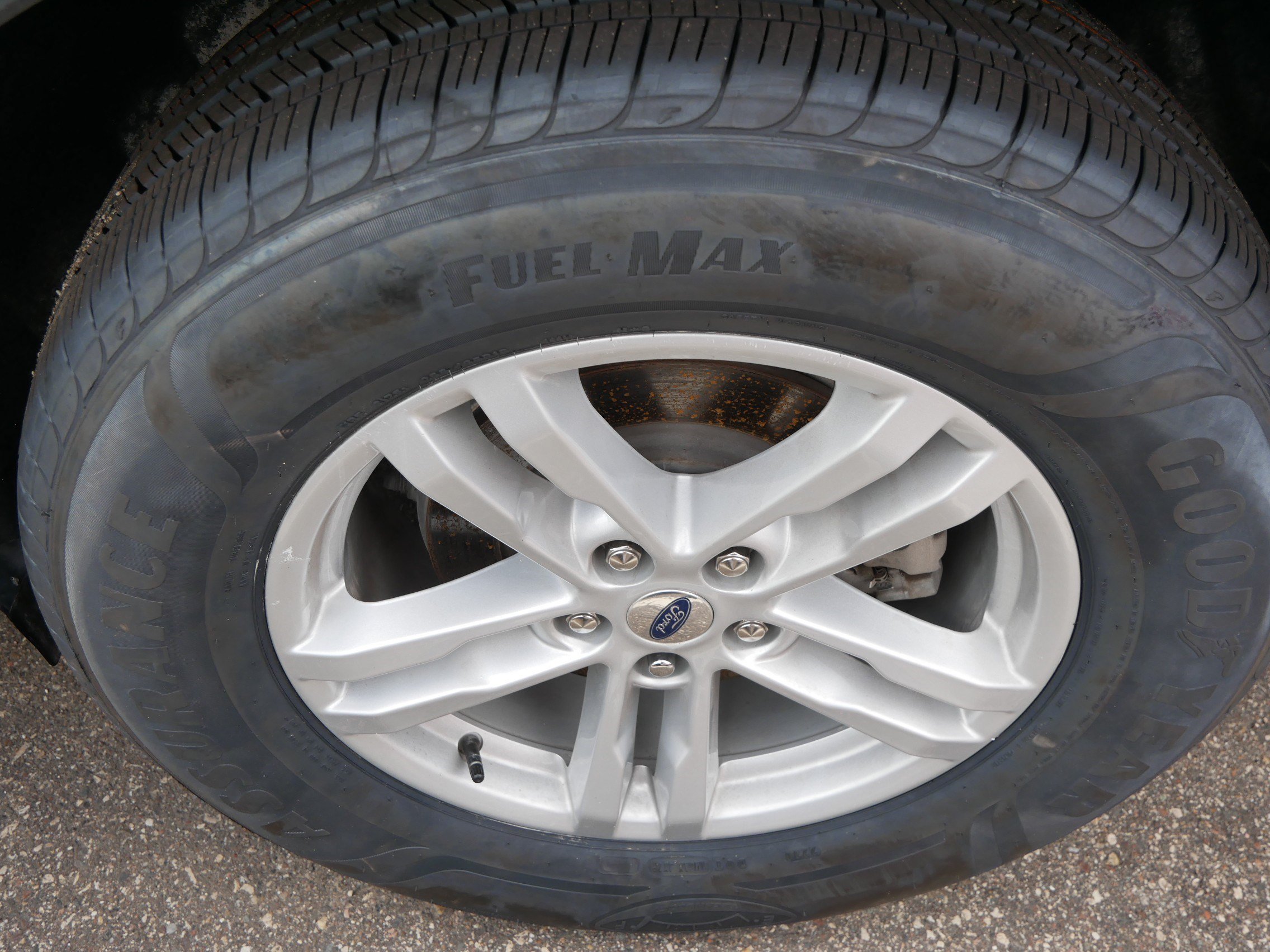 Used 2024 Ford Explorer XLT w/ Equipment Group 202A AWD/4WD image 5
