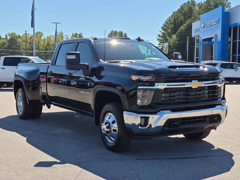 New 2026 Chevrolet Silverado 3500 LT w/ All Star Edition AWD/4WD image 2