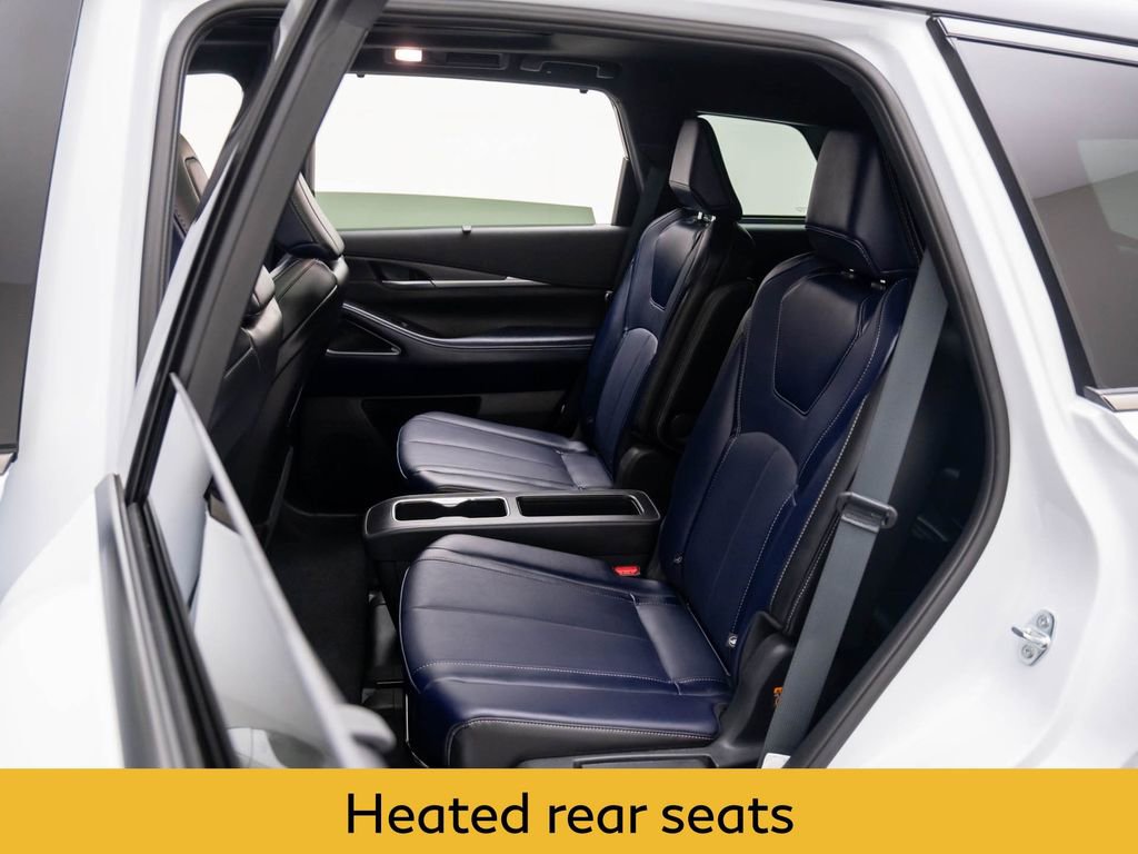 Certified 2026 INFINITI QX60 Sport w/ Dark Cargo Package image 18