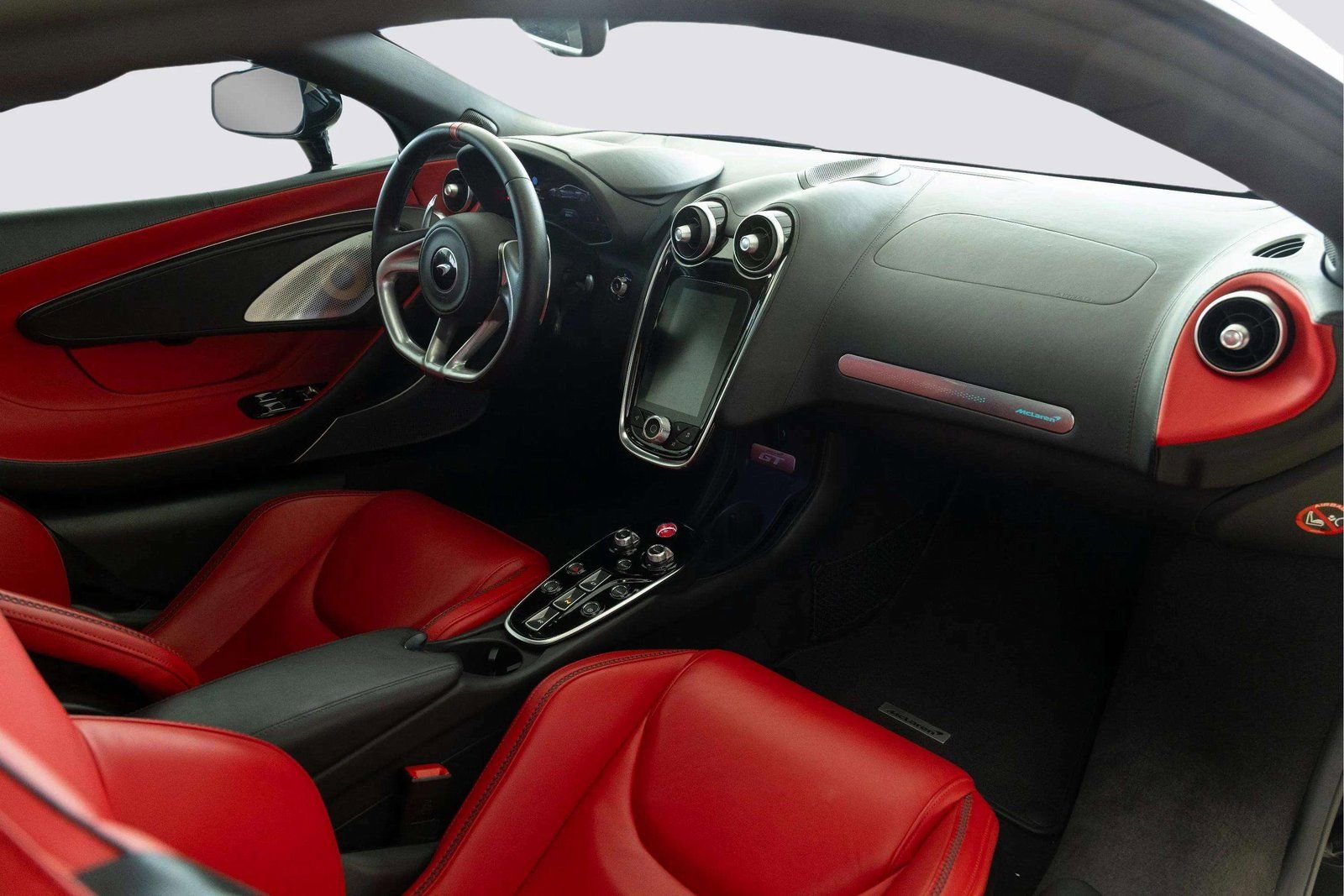 Used 2023 McLaren GT image 26