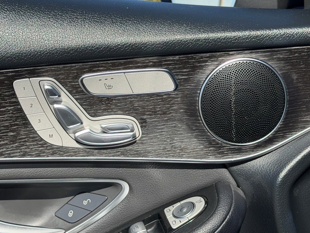 Used 2021 Mercedes-Benz GLC 300 image 18