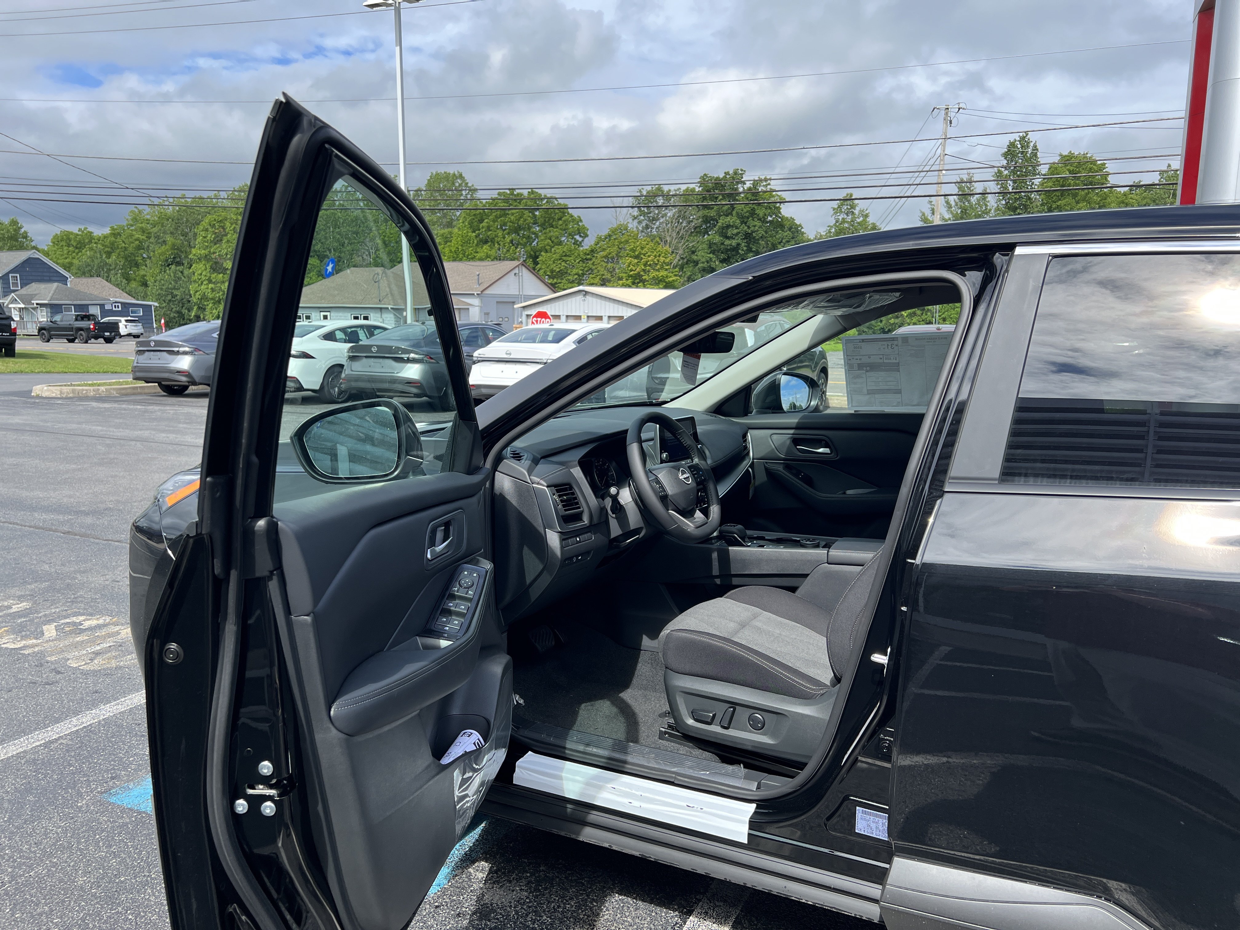 New 2026 Nissan Rogue SV w/ Cold Weather Package AWD/4WD image 3