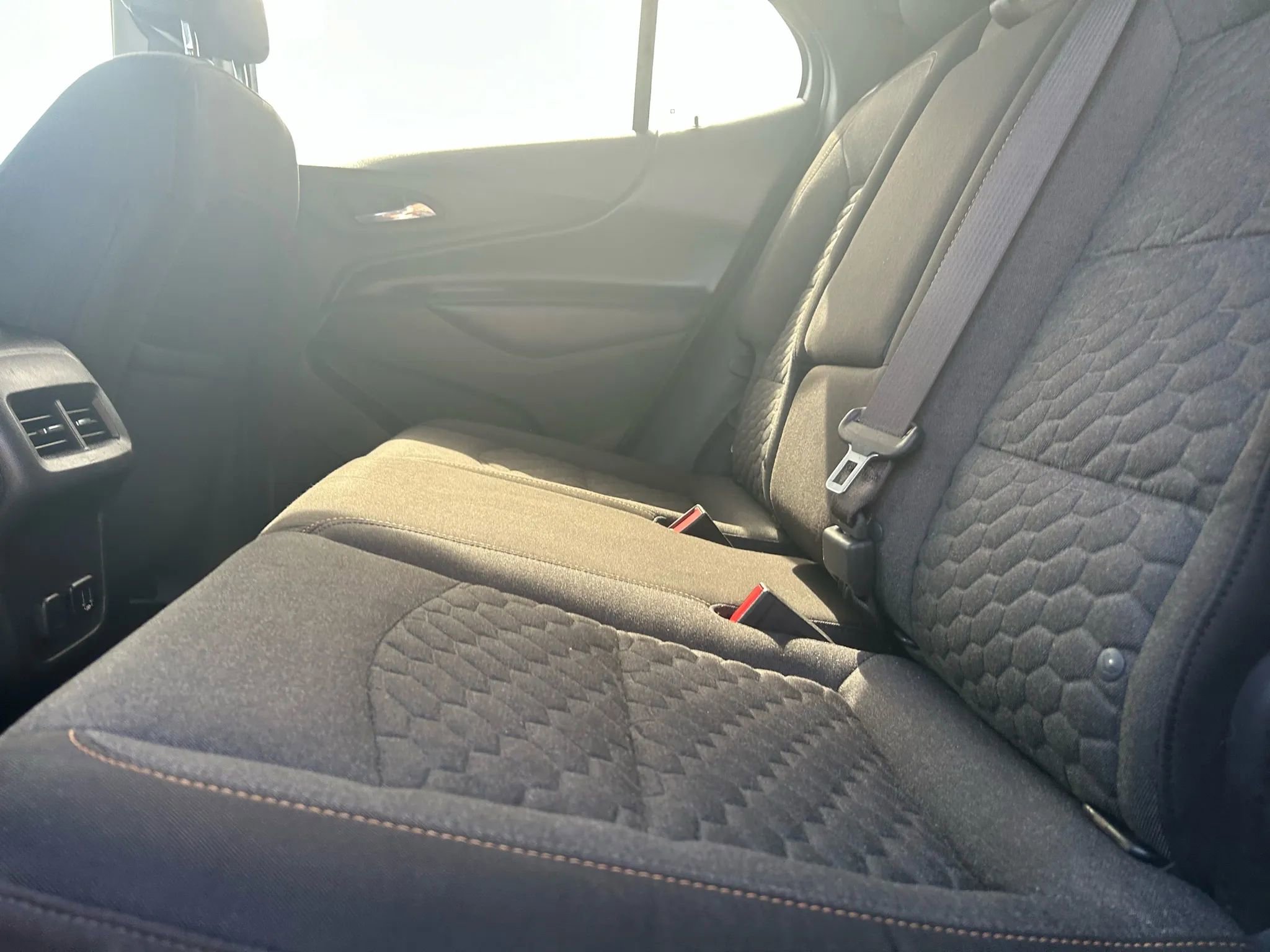 Used 2018 Chevrolet Equinox LT w/ Sun & Infotainment Package image 15