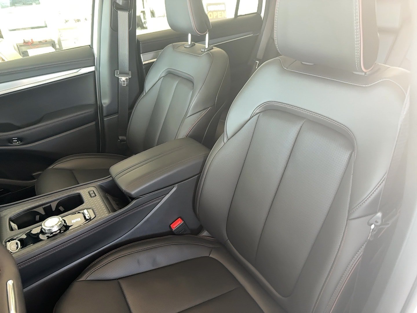New 2024 Jeep Wagoneer Launch Edition AWD/4WD image 7