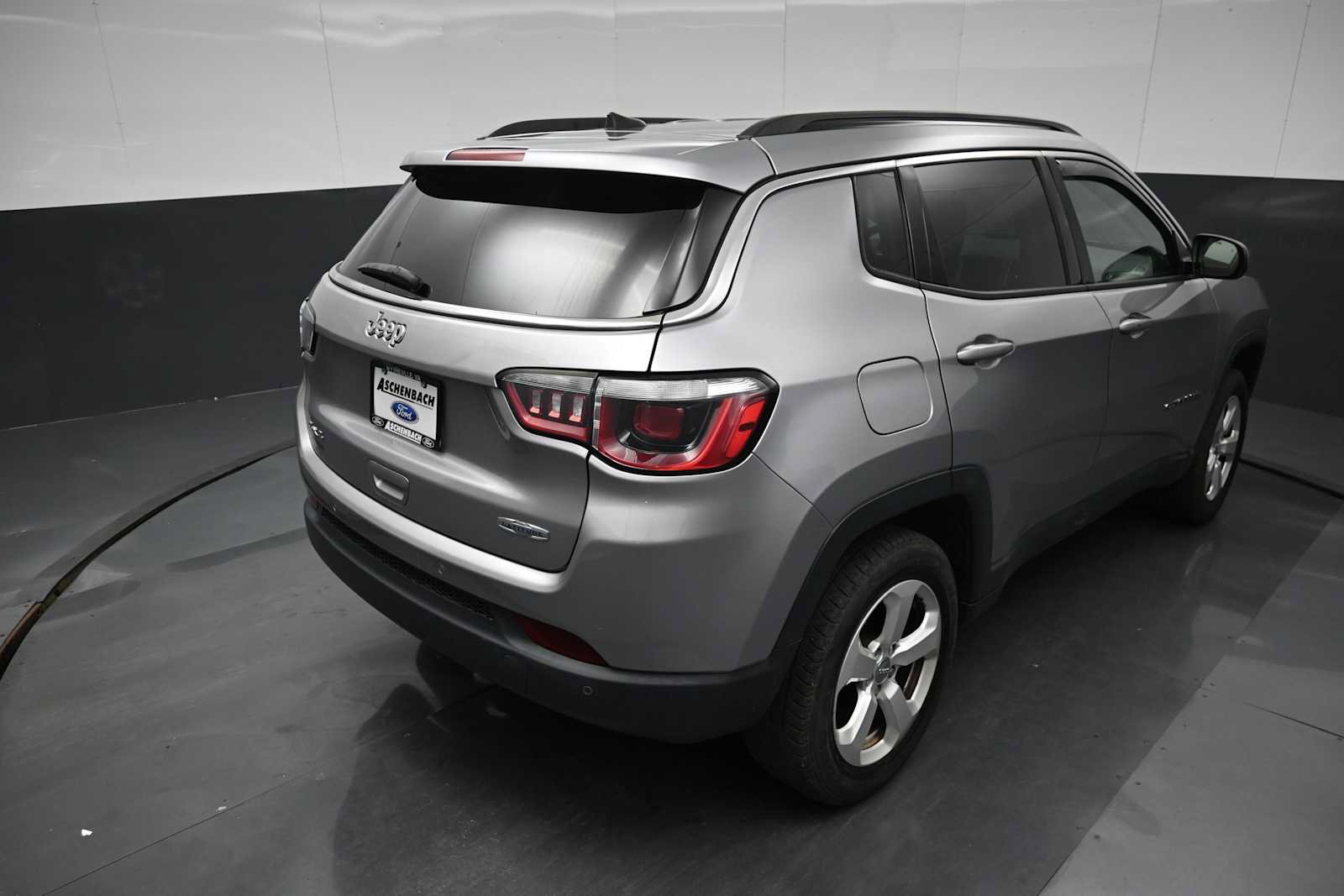 Used 2018 Jeep Compass Latitude w/ Popular Equipment Group AWD/4WD image 13
