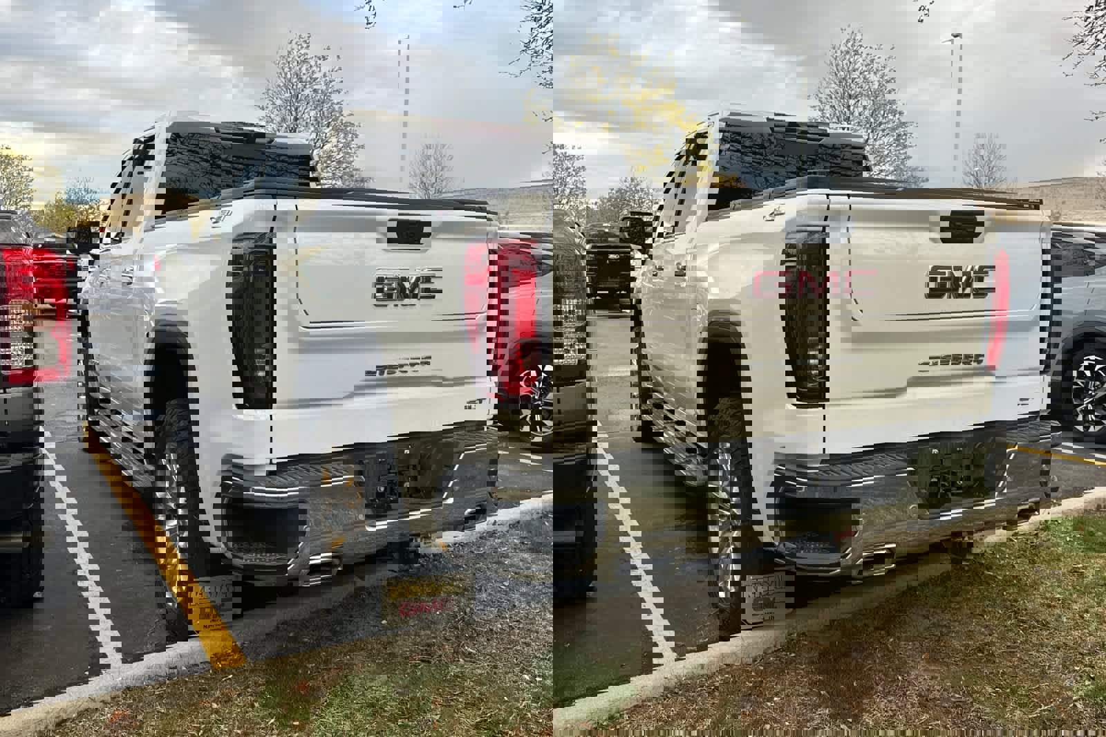 Used 2020 GMC Sierra 1500 SLT w/ SLT Premium Plus Package image 6