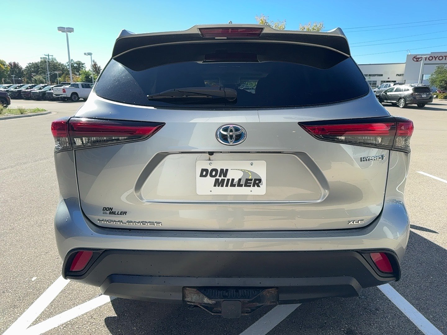 Used 2020 Toyota Highlander XLE AWD/4WD image 6
